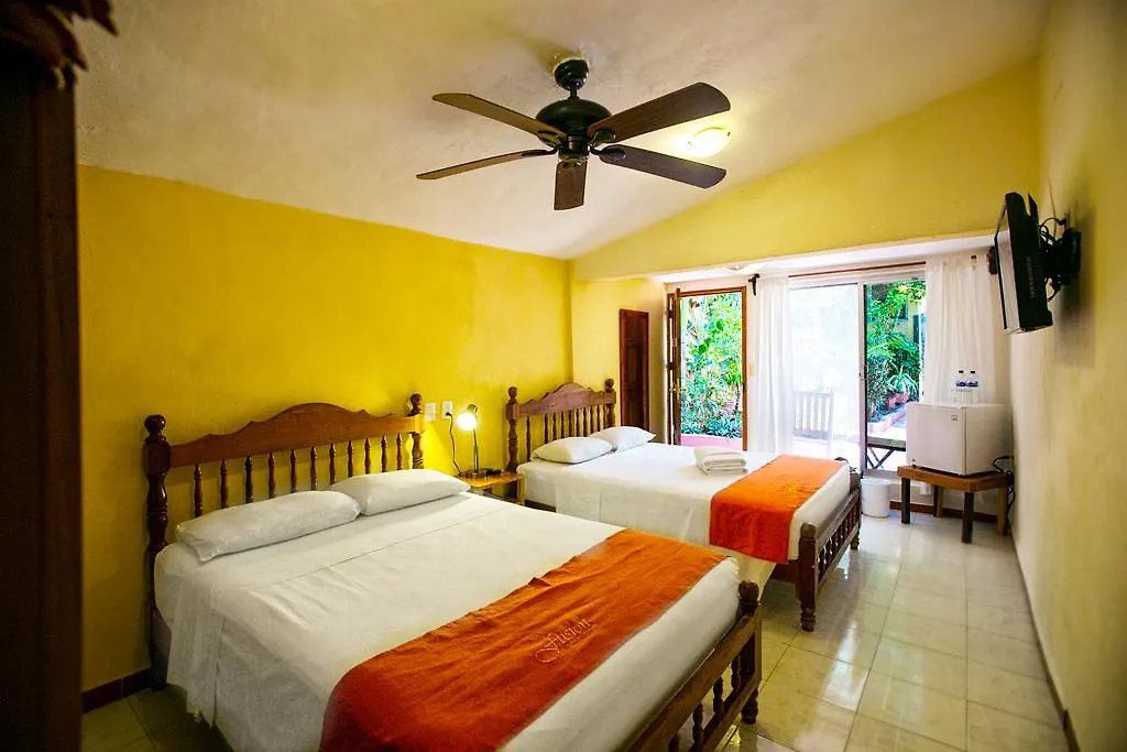 Fusion Beach Hotel Playa del Carmen 3*,